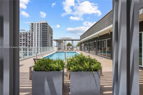 Condominio en venta en Miami, Florida, 2 dormitorios, 75.72 m2 № 1820161 - foto 11