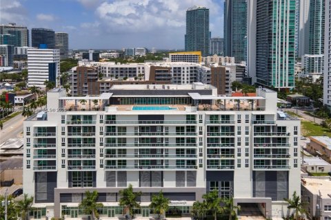 Condominio en venta en Miami, Florida, 2 dormitorios, 75.72 m2 № 1820161 - foto 1