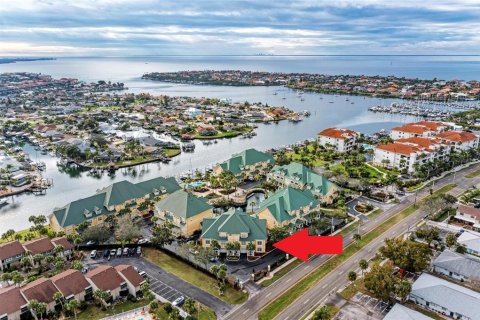 Townhouse in Apollo Beach, Florida 3 bedrooms, 218.32 sq.m. № 1821426 - photo 1