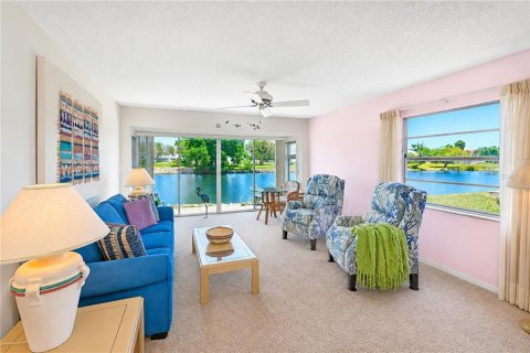 Condominio en venta en Bradenton, Florida, 2 dormitorios, 122.07 m2 № 2200370 - foto 16
