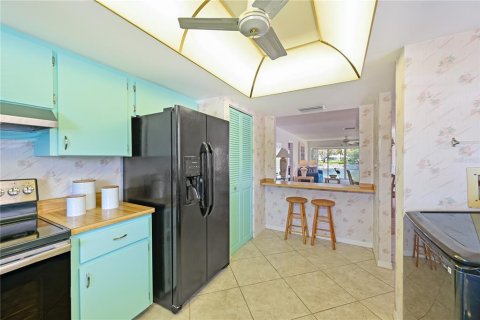 Condominio en venta en Bradenton, Florida, 2 dormitorios, 122.07 m2 № 2200370 - foto 11