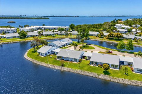 Condominio en Bradenton, Florida, 2 dormitorios № 2200370