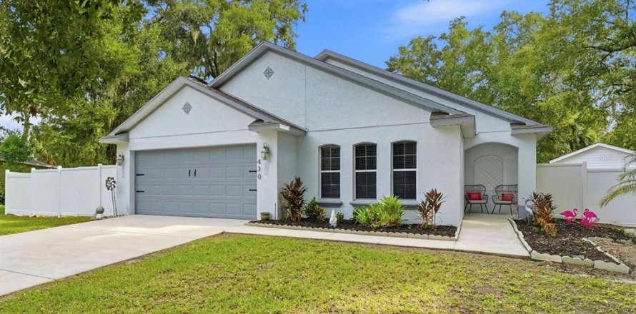 Villa ou maison à DeLand, Floride 4 chambres, 141.21 m2 № 2406570