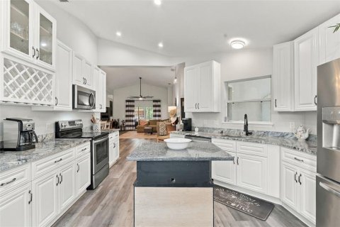 Villa ou maison à vendre à DeLand, Floride: 4 chambres, 141.21 m2 № 2406570 - photo 8