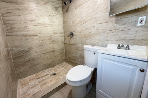 Propiedad comercial en alquiler en Hollywood, Florida, 330.92 m2 № 1975585 - foto 6