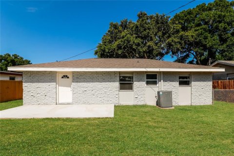 Villa ou maison à louer à Seminole, Floride: 4 chambres, 124.49 m2 № 1913961 - photo 15