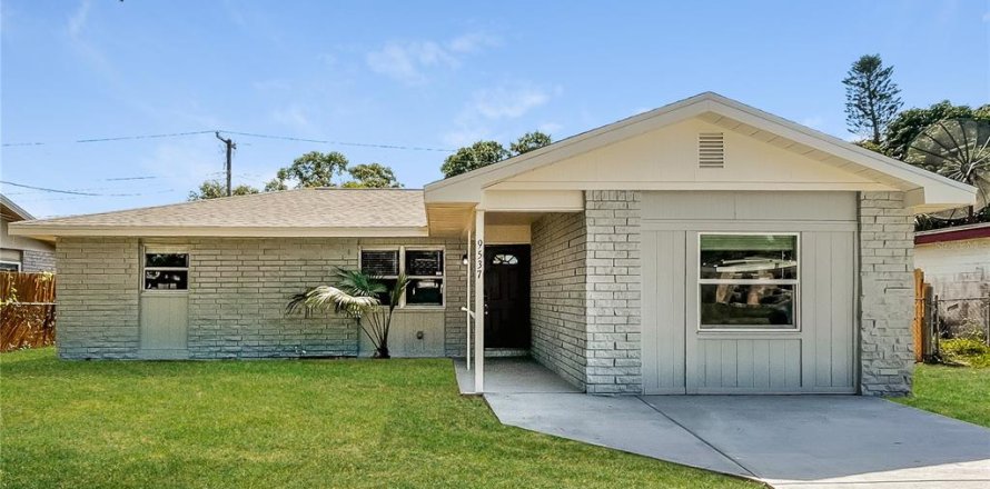 Villa ou maison à Seminole, Floride 4 chambres, 124.49 m2 № 1913961