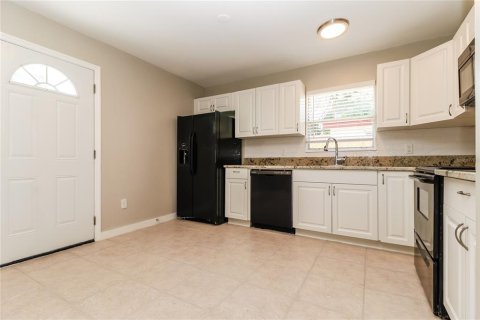 Villa ou maison à louer à Seminole, Floride: 4 chambres, 124.49 m2 № 1913961 - photo 4