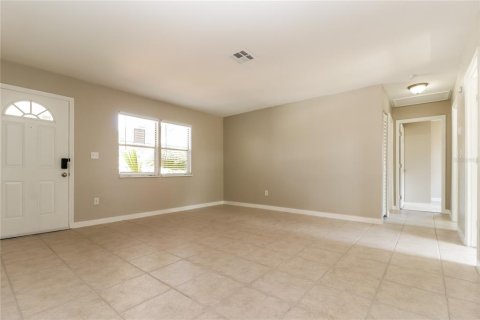Casa en alquiler en Seminole, Florida, 4 dormitorios, 124.49 m2 № 1913961 - foto 3