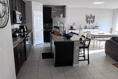 House in Haines City, Florida 4 bedrooms, 169.36 sq.m. № 2094965 - photo 5