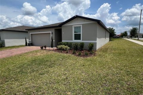 House in Haines City, Florida 4 bedrooms, 169.36 sq.m. № 2094965 - photo 2