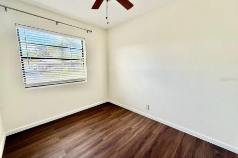 Villa ou maison à louer à Tampa, Floride: 3 chambres, 124.95 m2 № 2094341 - photo 14