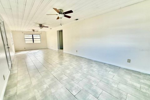 Villa ou maison à louer à Tampa, Floride: 3 chambres, 124.95 m2 № 2094341 - photo 12