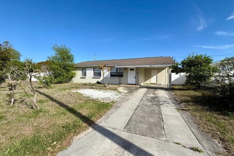 Villa ou maison à Tampa, Floride 3 chambres, 124.95 m2 № 2094341
