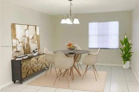 Villa ou maison à louer à Miami, Floride: 3 chambres, 228.73 m2 № 1940551 - photo 5