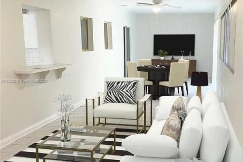 Villa ou maison à louer à Miami, Floride: 3 chambres, 228.73 m2 № 1940551 - photo 4