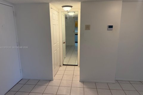 Copropriété à louer à Lauderhill, Floride: 1 chambre, 74.32 m2 № 2185018 - photo 6