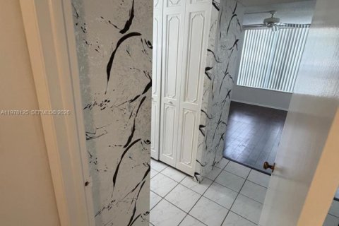 Copropriété à louer à Lauderhill, Floride: 1 chambre, 74.32 m2 № 2185018 - photo 14