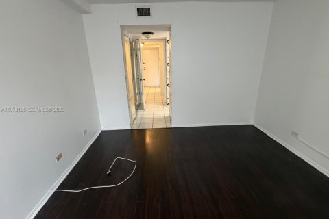 Copropriété à louer à Lauderhill, Floride: 1 chambre, 74.32 m2 № 2185018 - photo 13