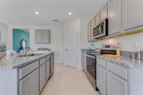 House in Deltona, Florida 5 bedrooms, 241.64 sq.m. № 1787405 - photo 7