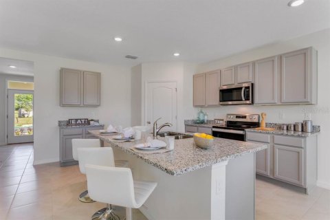 House in Deltona, Florida 5 bedrooms, 241.64 sq.m. № 1787405 - photo 6