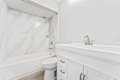 Купить виллу или дом в Кэсселберри, Флорида 3 комнаты, 149.85м2, № 1774981 - фото 22