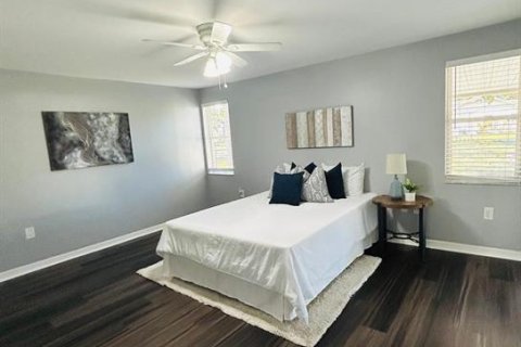 House in Spring Hill, Florida 4 bedrooms, 133.41 sq.m. № 1883425 - photo 25