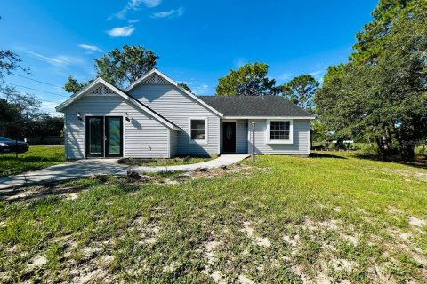 House in Spring Hill, Florida 4 bedrooms, 133.41 sq.m. № 1883425 - photo 1