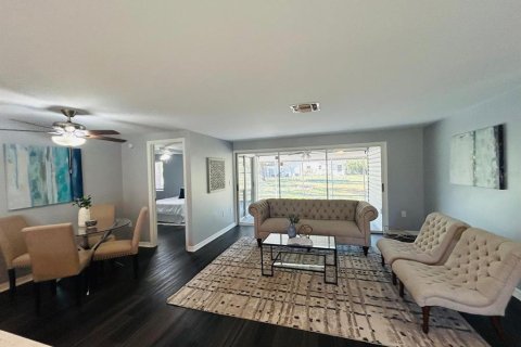 House in Spring Hill, Florida 4 bedrooms, 133.41 sq.m. № 1883425 - photo 6