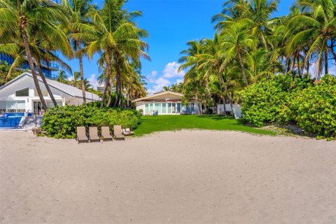 Villa ou maison à vendre à Golden Beach, Floride: 3 chambres, 390.38 m2 № 2242626 - photo 23