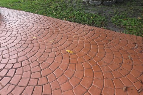 Дом в Норт-Майами-Бич, Флорида 3 спальни, 117.43м2 № 1929612