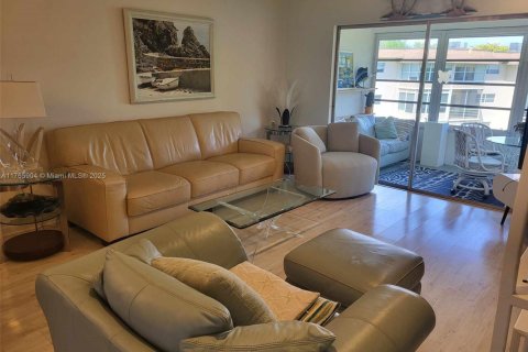 Copropriété à vendre à Lauderdale Lakes, Floride: 2 chambres, 87.7 m2 № 1867269 - photo 1