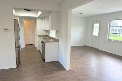House in Port Charlotte, Florida 3 bedrooms, 160.54 sq.m. № 1903123 - photo 4