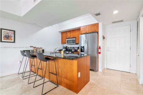 Condo in Coral Gables, Florida, 2 bedrooms  № 1872654 - photo 5