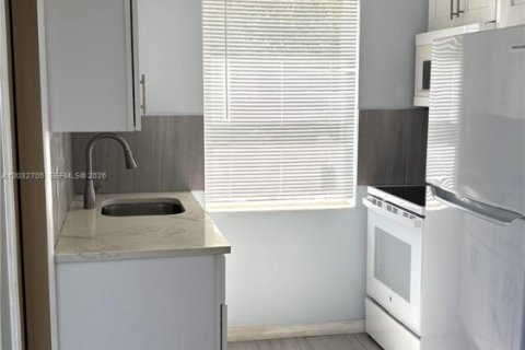 Copropriété à louer à Hollywood, Floride: 1 chambre, 65.03 m2 № 2078458 - photo 5