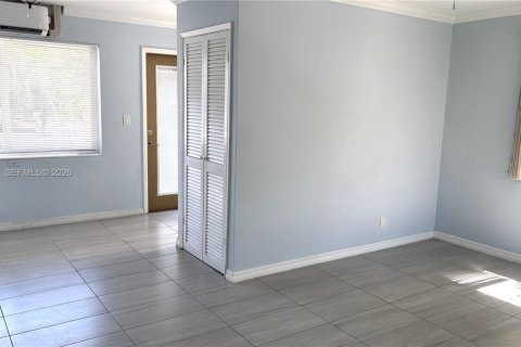 Copropriété à louer à Hollywood, Floride: 1 chambre, 65.03 m2 № 2078458 - photo 4