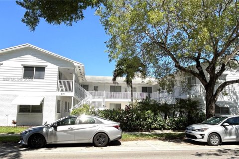 Copropriété à louer à Hollywood, Floride: 1 chambre, 65.03 m2 № 2078458 - photo 2