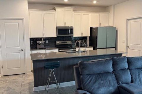 Townhouse in Orlando, Florida 4 bedrooms, 185.06 sq.m. № 2205037 - photo 11