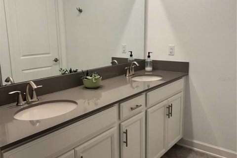 Townhouse in Orlando, Florida 4 bedrooms, 185.06 sq.m. № 2205037 - photo 21
