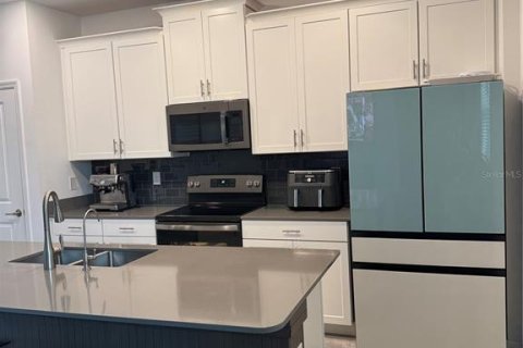 Townhouse in Orlando, Florida 4 bedrooms, 185.06 sq.m. № 2205037 - photo 13