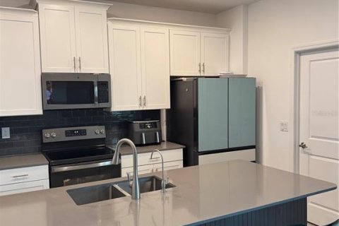 Townhouse in Orlando, Florida 4 bedrooms, 185.06 sq.m. № 2205037 - photo 10