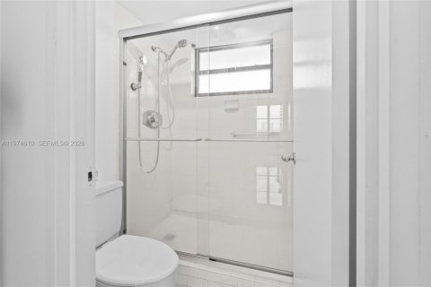 Copropriété à vendre à Hallandale Beach, Floride: 2 chambres, 96.62 m2 № 2036032 - photo 17