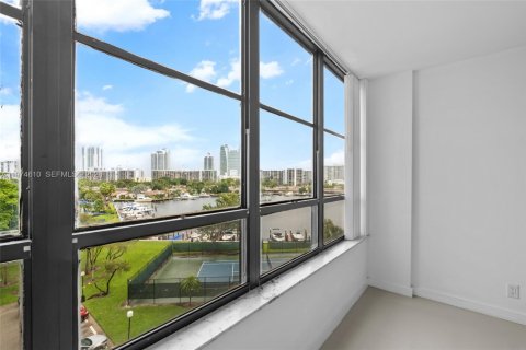 Copropriété à vendre à Hallandale Beach, Floride: 2 chambres, 96.62 m2 № 2036032 - photo 11