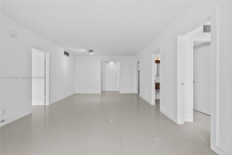 Copropriété à vendre à Hallandale Beach, Floride: 2 chambres, 96.62 m2 № 2036032 - photo 5