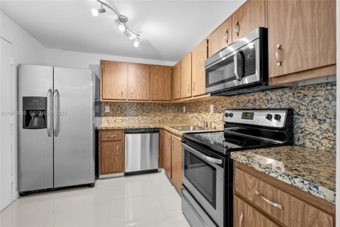 Copropriété à vendre à Hallandale Beach, Floride: 2 chambres, 96.62 m2 № 2036032 - photo 9