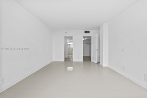 Copropriété à vendre à Hallandale Beach, Floride: 2 chambres, 96.62 m2 № 2036032 - photo 12