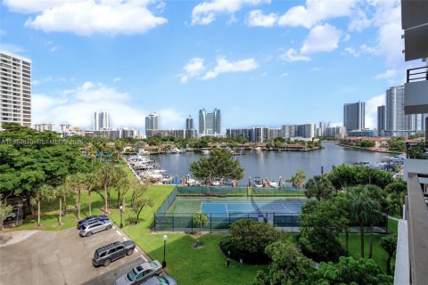 Copropriété à vendre à Hallandale Beach, Floride: 2 chambres, 96.62 m2 № 2036032 - photo 4