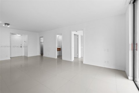 Copropriété à vendre à Hallandale Beach, Floride: 2 chambres, 96.62 m2 № 2036032 - photo 6