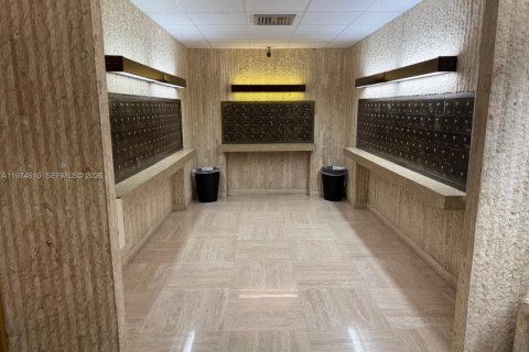 Copropriété à vendre à Hallandale Beach, Floride: 2 chambres, 96.62 m2 № 2036032 - photo 30