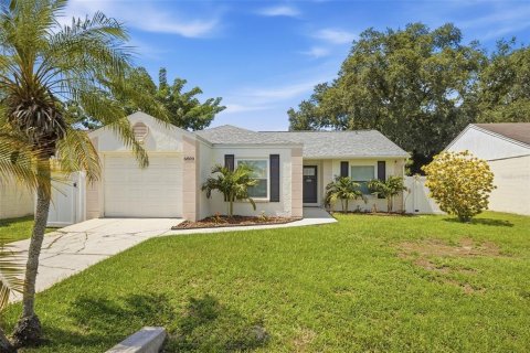 Casa en Tampa, Florida 3 dormitorios, 108.14 m2 № 2384477